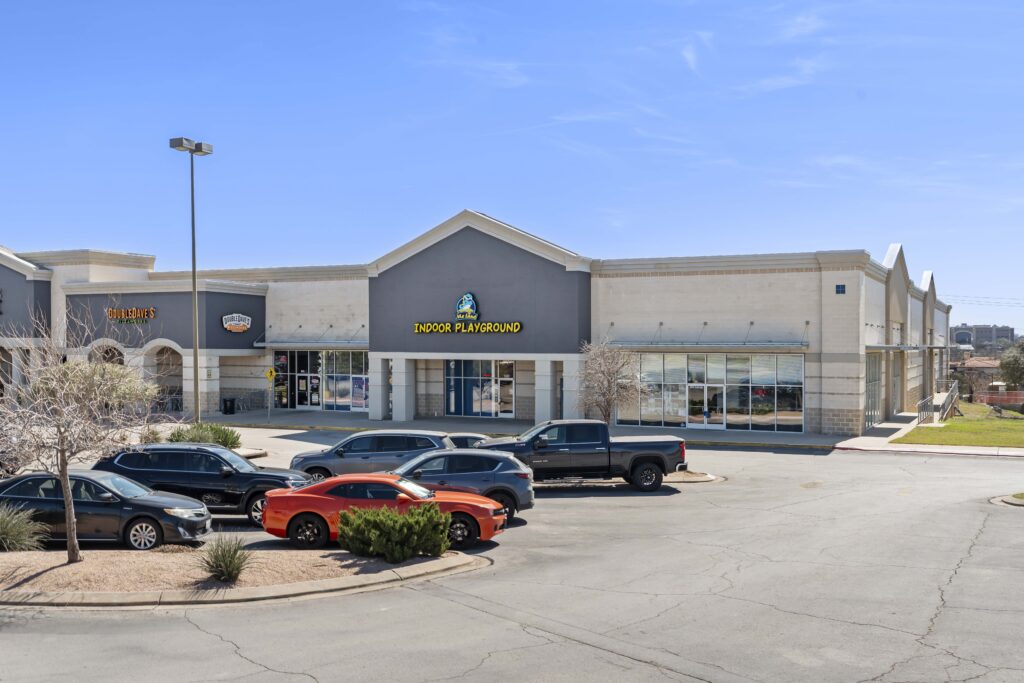 610-N-AUSTIN-AVE-GEORGETOWN-GROUND-WEB_06