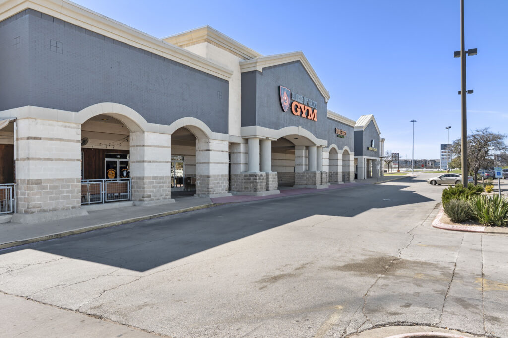 610-N-AUSTIN-AVE-GEORGETOWN-GROUND-WEB_26