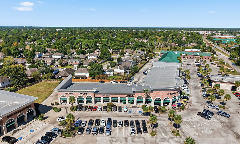 Colonnade-at-West-Lake-Houston-1